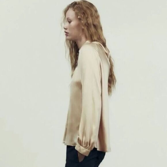 ZARA SATIN TOP WITH FLORAL APPLIQUÉ - Picture 5 of 10